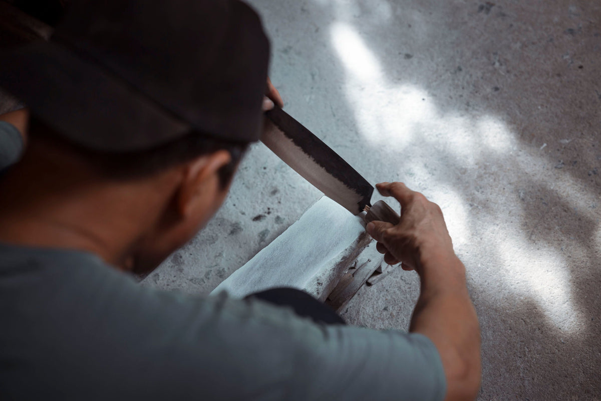 How to flatten a whetstone and why it matters
